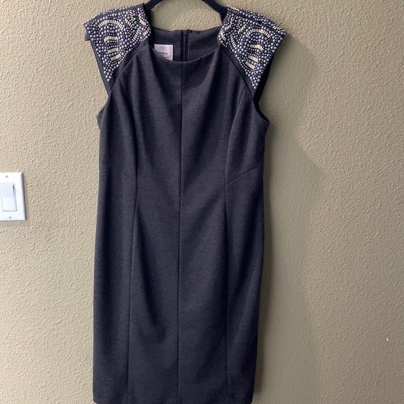 Chin Maggi gray dress beaded shoulder size 8 - Picture 4 of 13